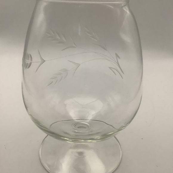 Etched Glass Brandy Snifter with Pour Spout - Picture 6 of 8